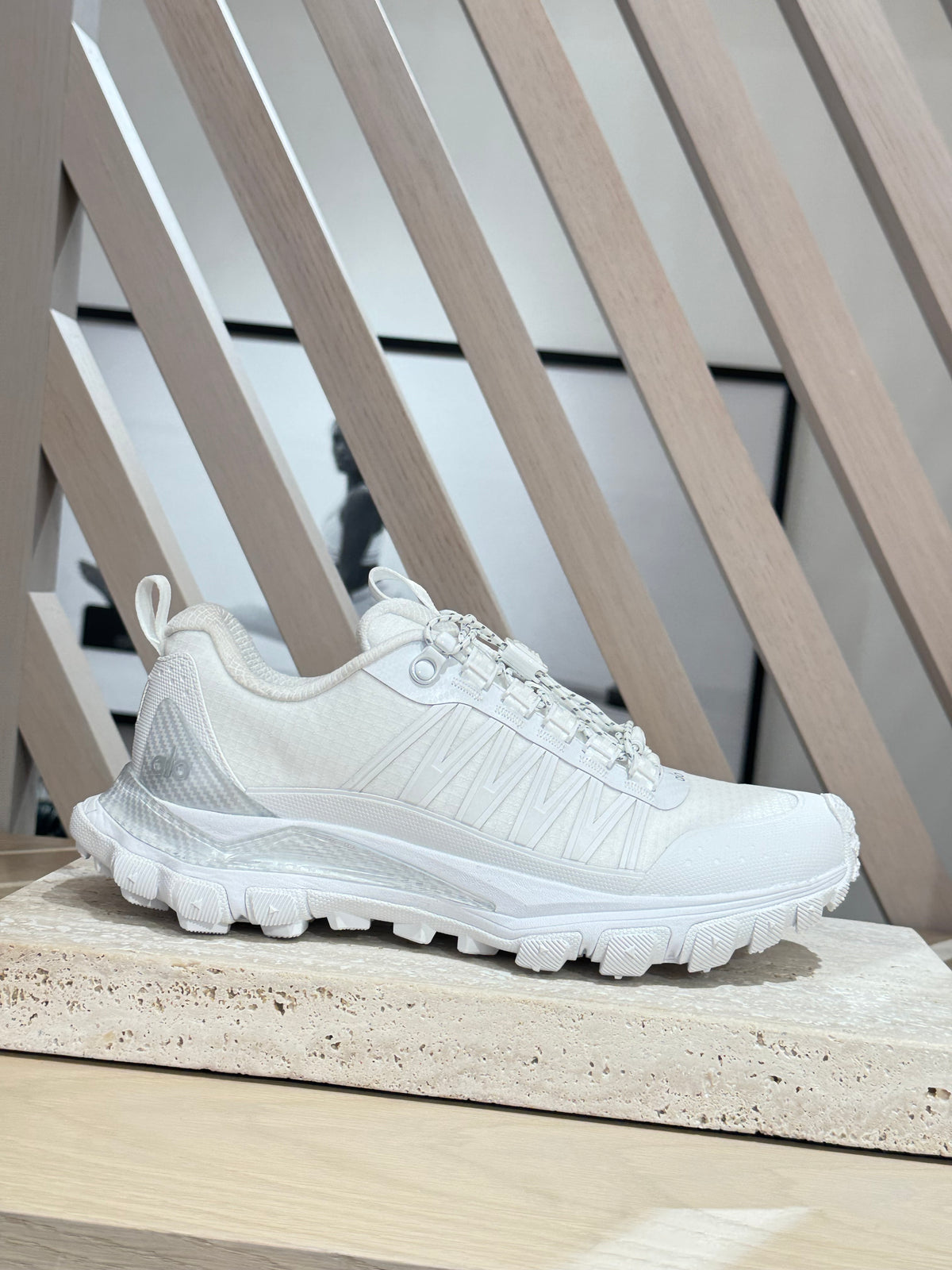 Tenis Alo